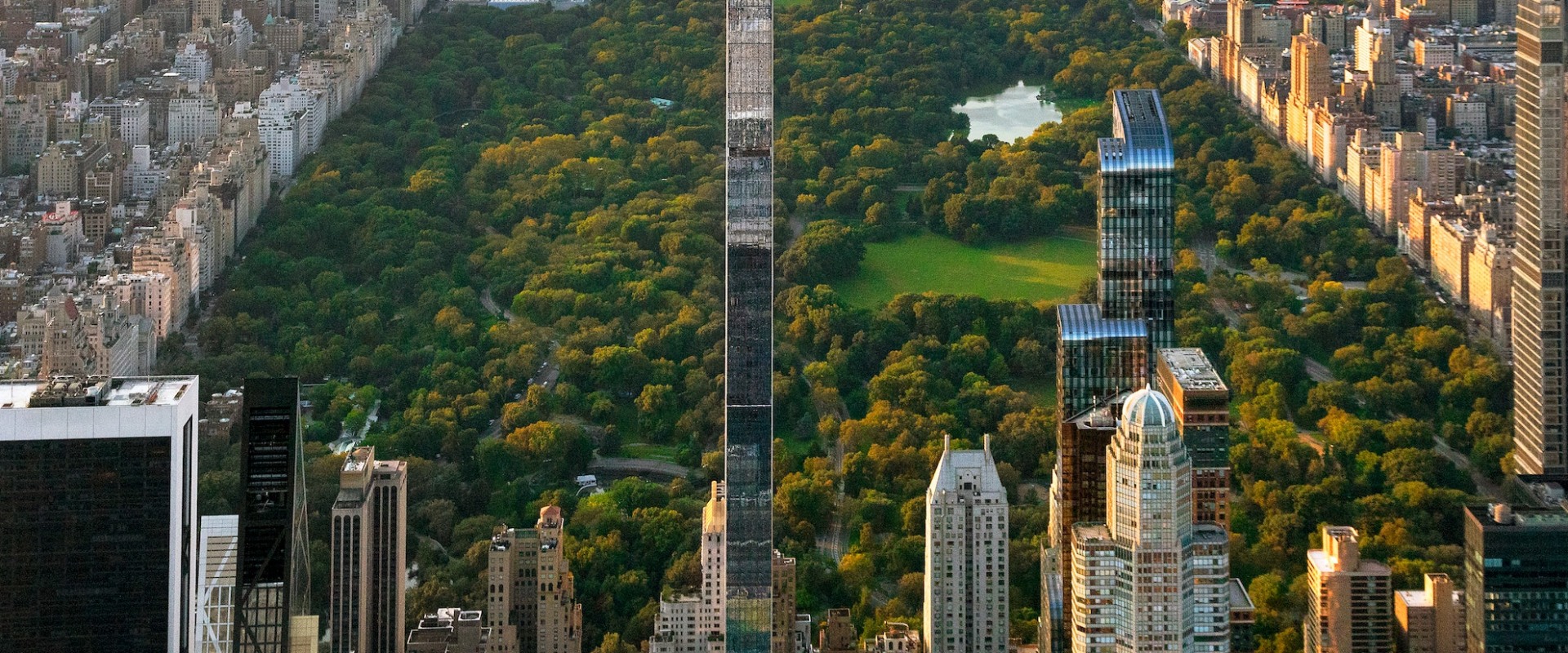 Skyscraper Banner Format Sizes Explained